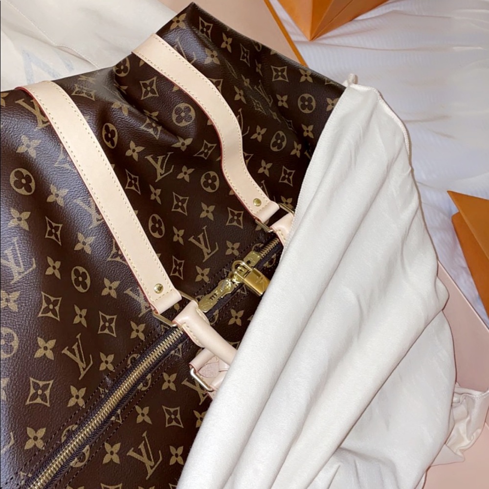 Authentic Louis Vuitton travel bag (2021 purchase) . - Picture 1 of 1